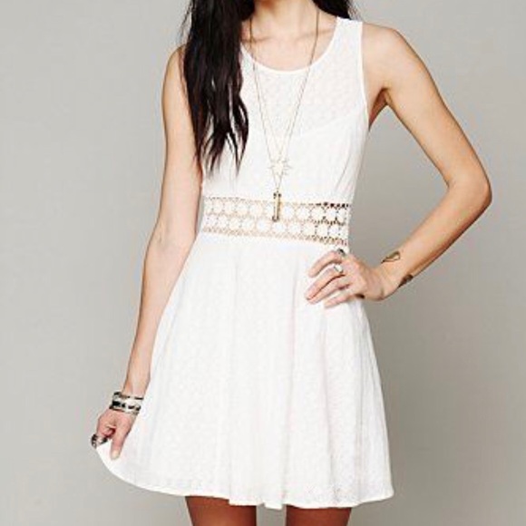 Free People Dresses & Skirts - Free People Ivory Daisy Knit Dress